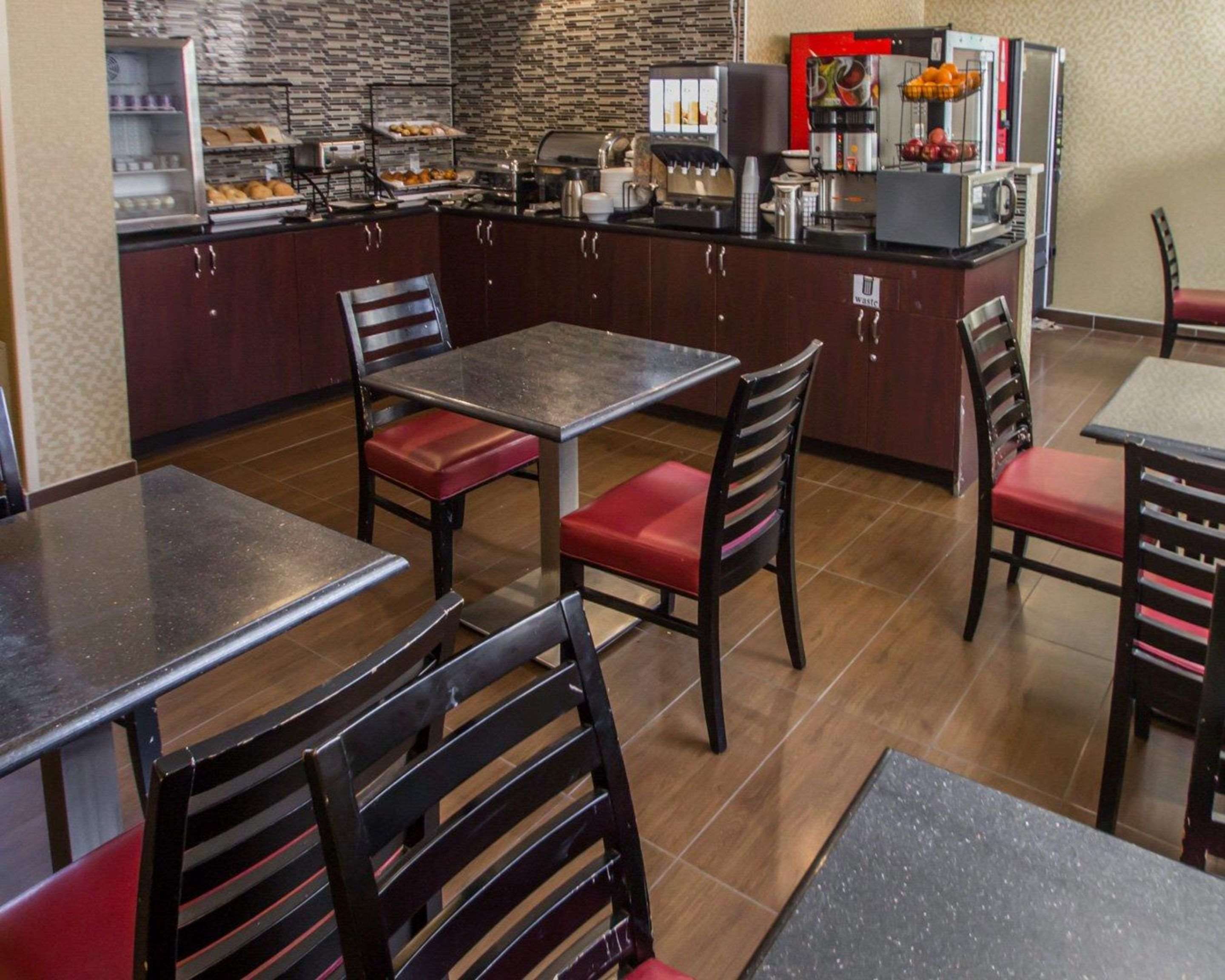 Breakfast area in the lobby