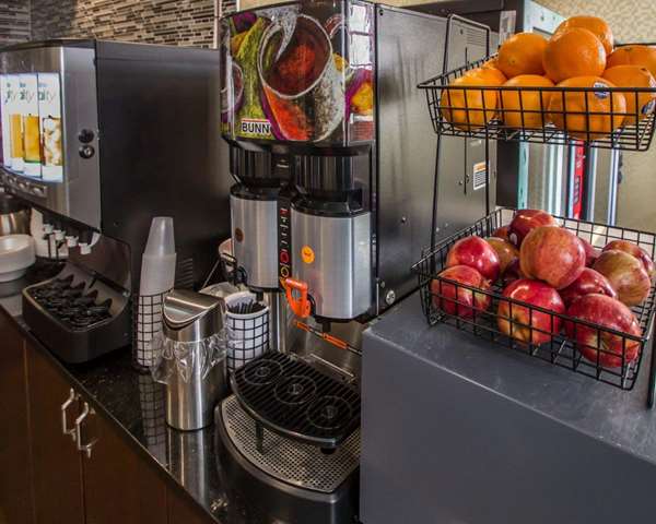 Amenities - Rodeway Inn Bronx Zoo