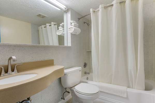  - Rodeway Inn & Suites New Paltz