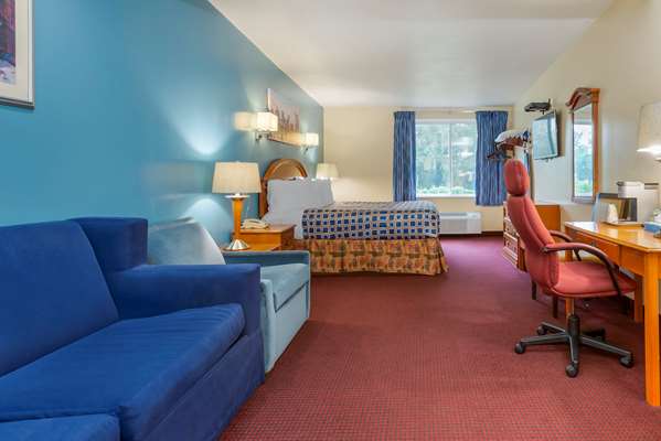 Suite - Rodeway Inn & Suites New Paltz