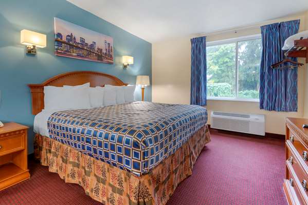 Suite - Rodeway Inn & Suites New Paltz