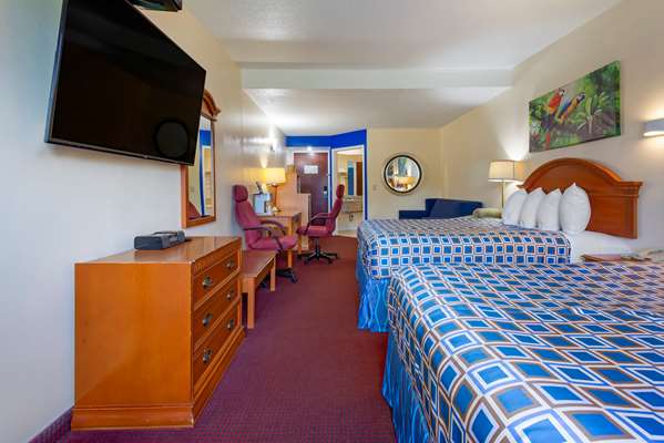 Suite - Rodeway Inn & Suites New Paltz