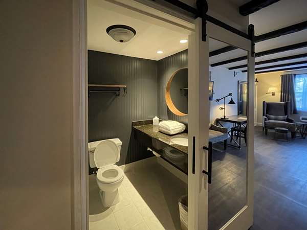 Suite - Century House Hotel Latham