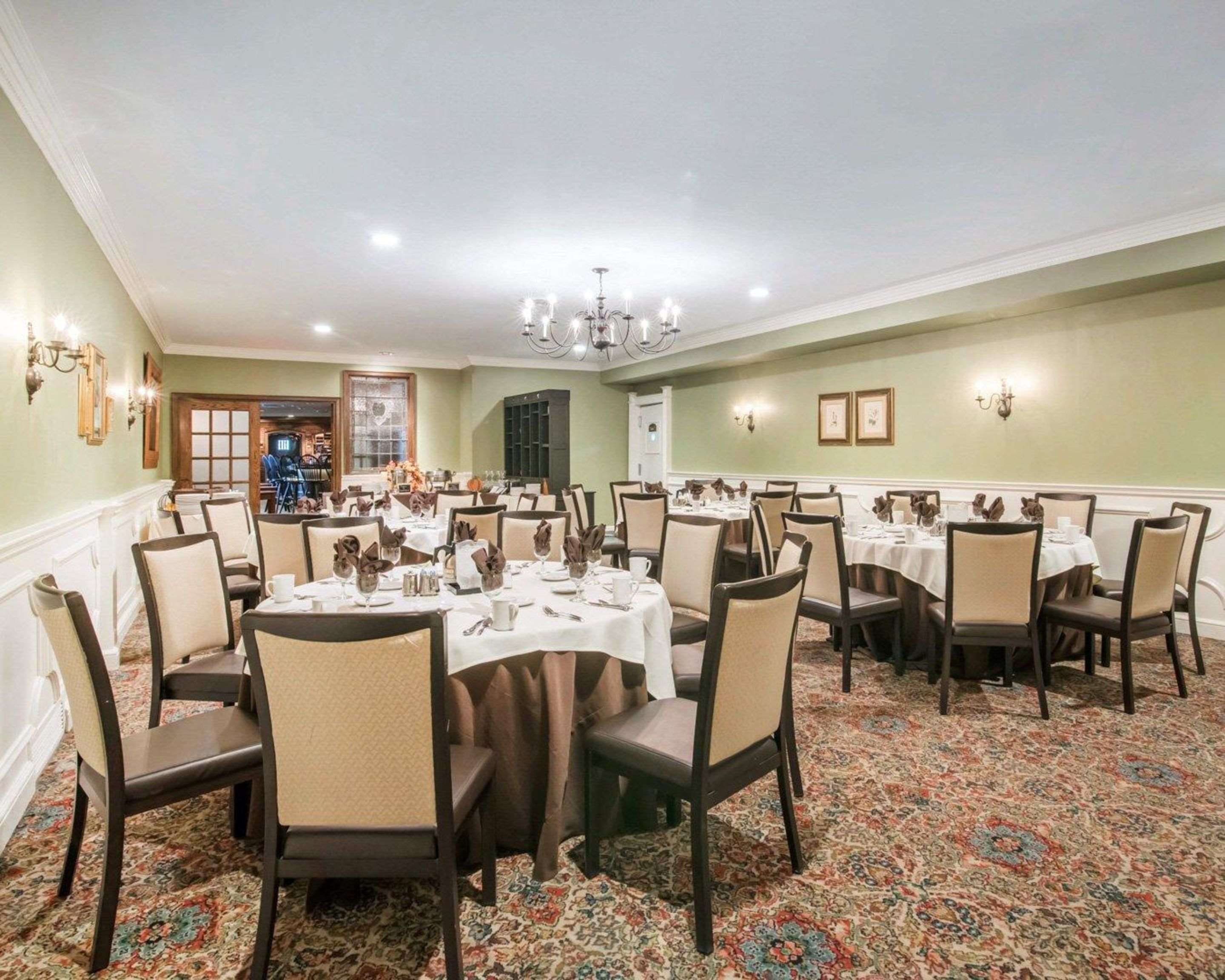 Large space for receptions, parties, anniversaries and business meetings