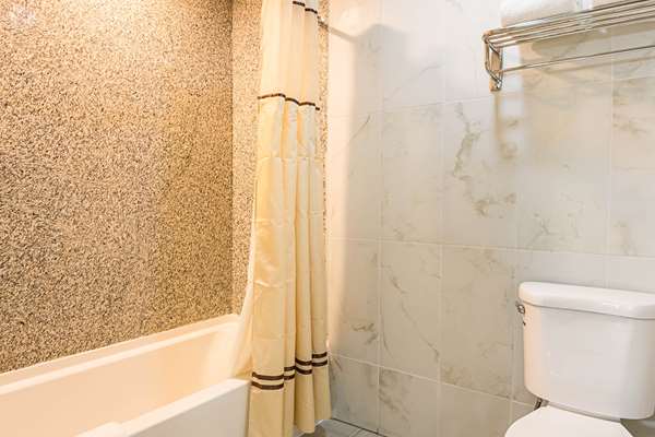  - Rodeway Inn & Suites Ithaca