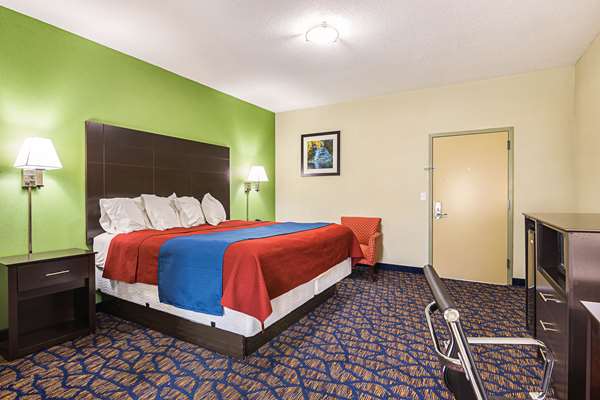  - Rodeway Inn & Suites Ithaca