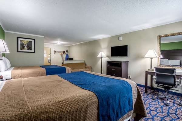 Suite - Rodeway Inn & Suites Ithaca