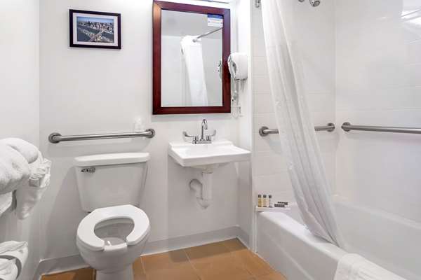  - Avion Inn Near LaGuardia Airport East Elmhurst