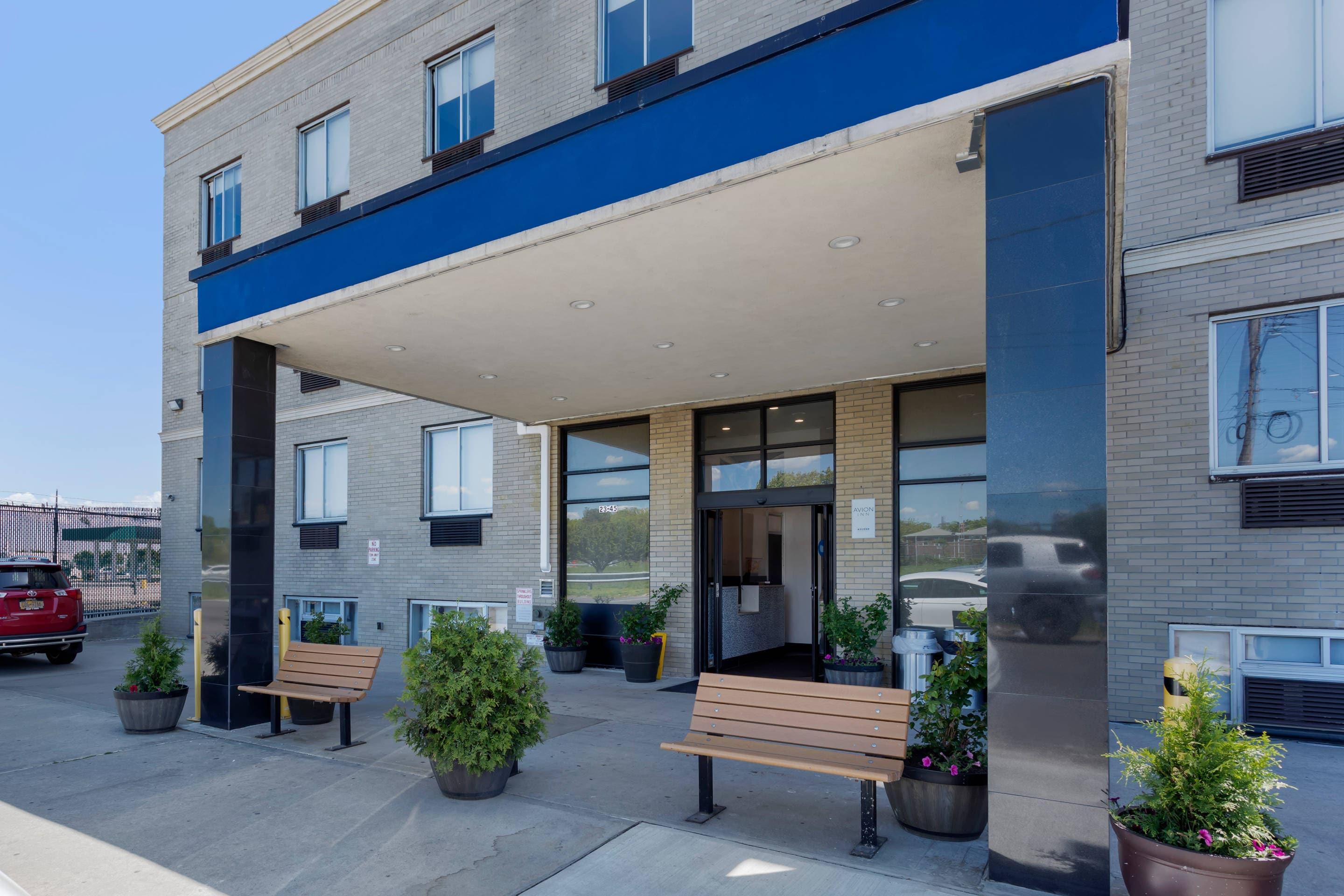 Hotel exterior | Avion Inn Near LGA Airport, Ascend Hotel Collection