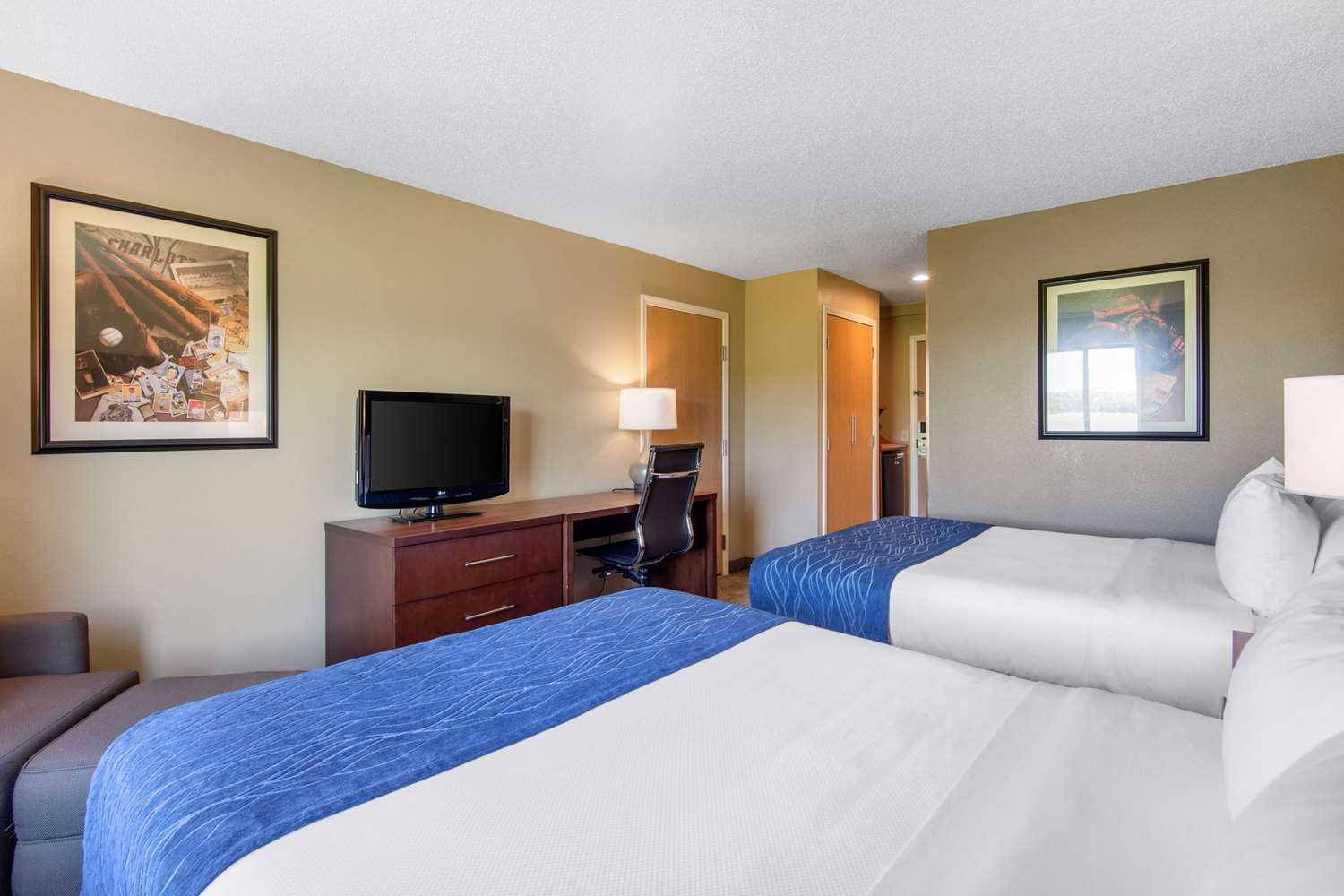 Comfort Inn & Suites Milford, NY See Discounts