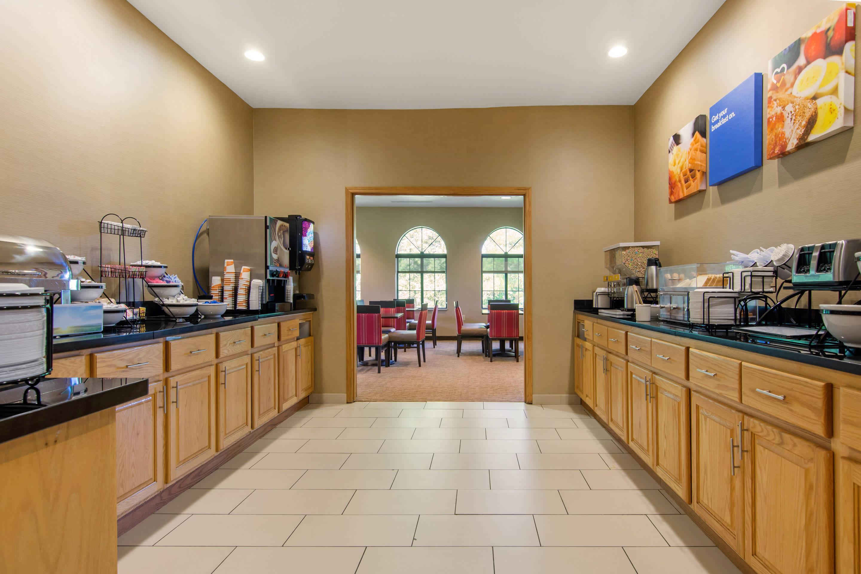 Free hot breakfast | Comfort Inn & Suites Milford/Cooperstown