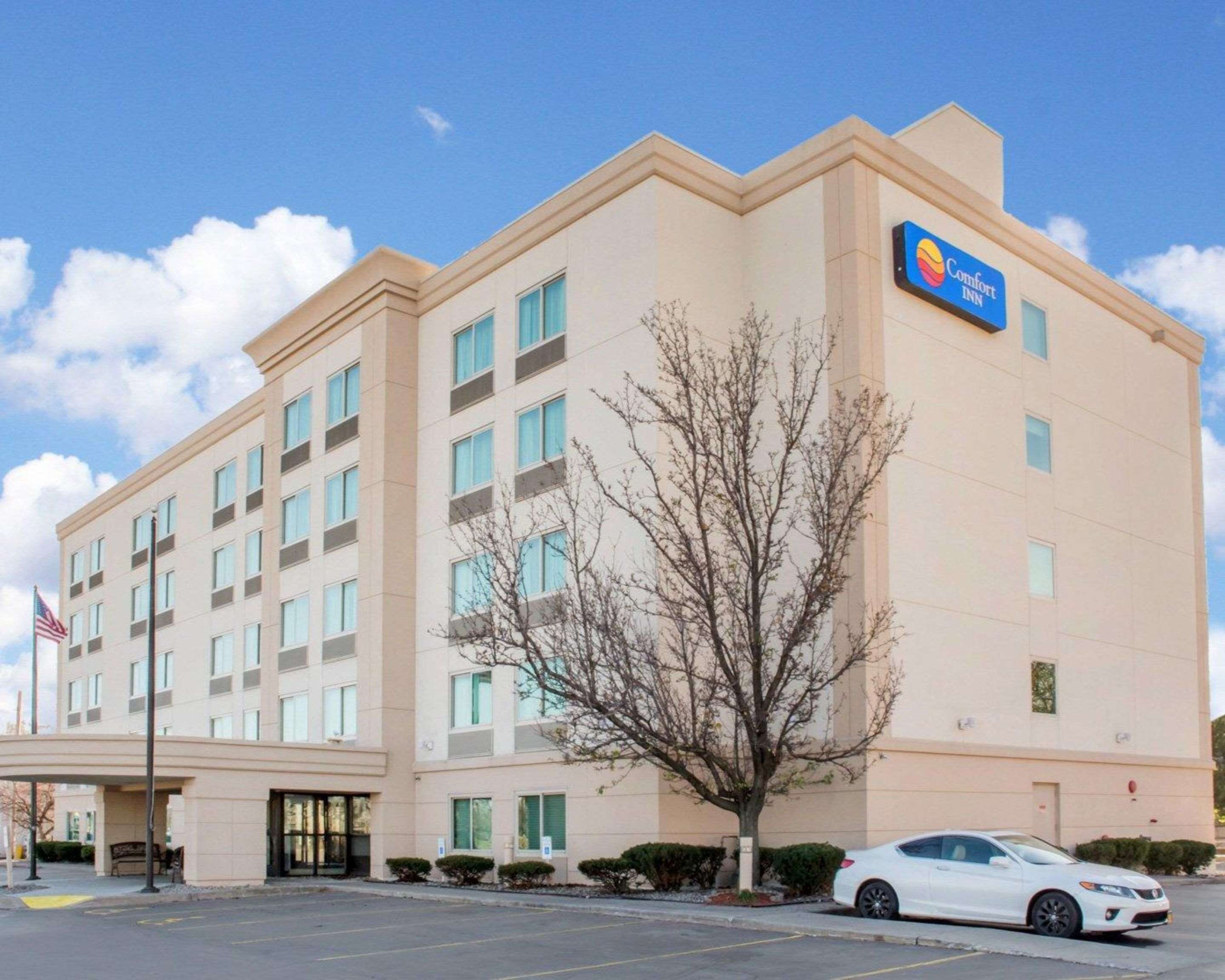 Hotel exterior | Comfort Inn Rochester - Greece