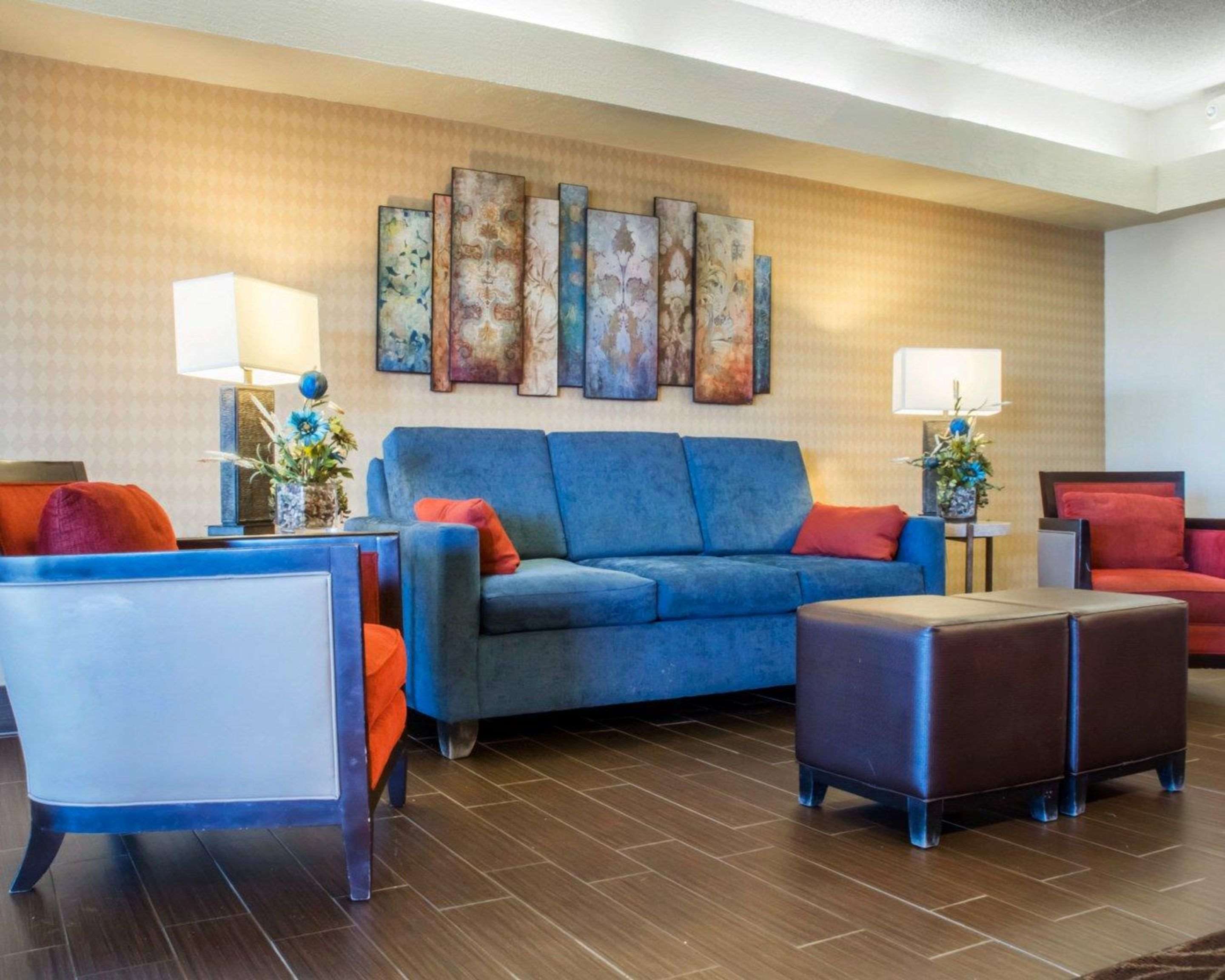 Spacious lobby with sitting area | Comfort Inn Rochester - Greece