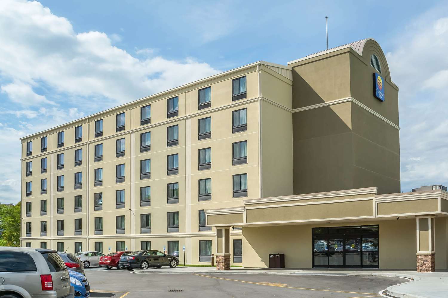 Comfort Inn The Pointe Niagara Falls, NY See Discounts