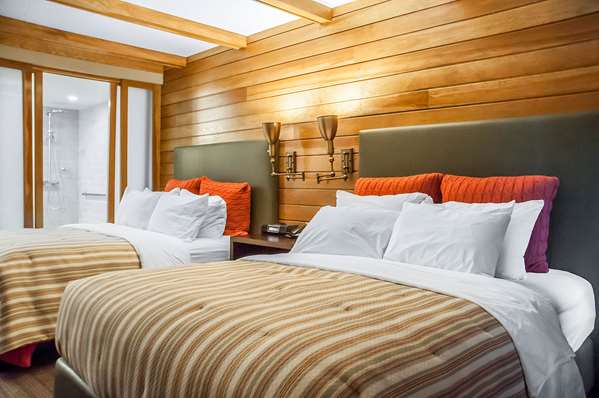 Suite - Comfort Inn The Pointe Niagara Falls