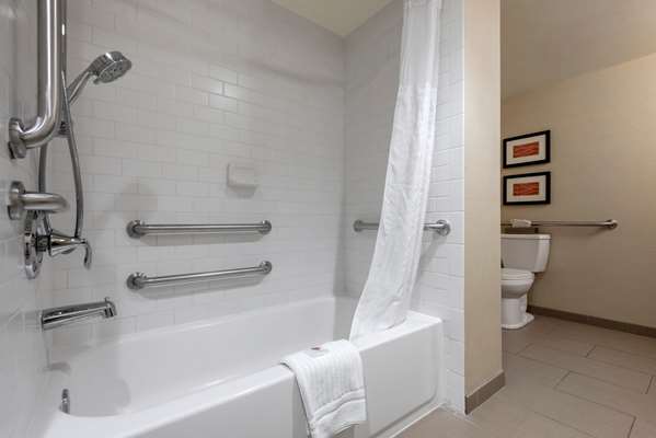  - Comfort Inn The Pointe Niagara Falls