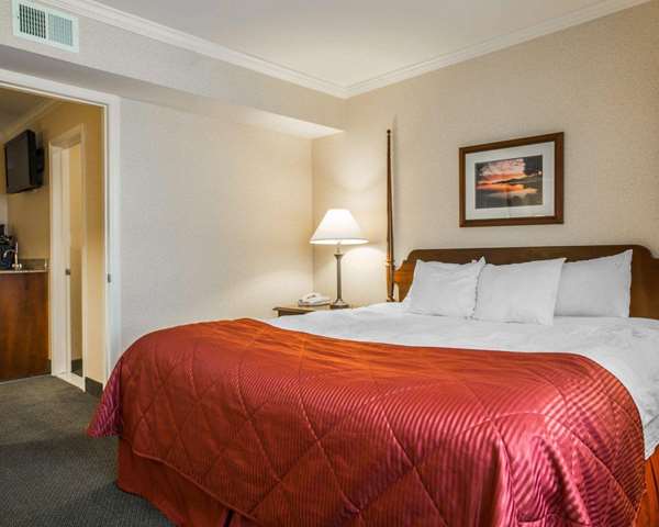 Suite - Clarion Inn & Suites Lake George