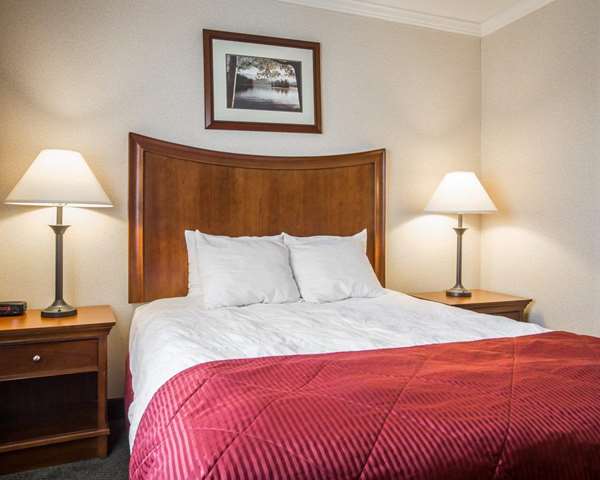 Suite - Clarion Inn & Suites Lake George