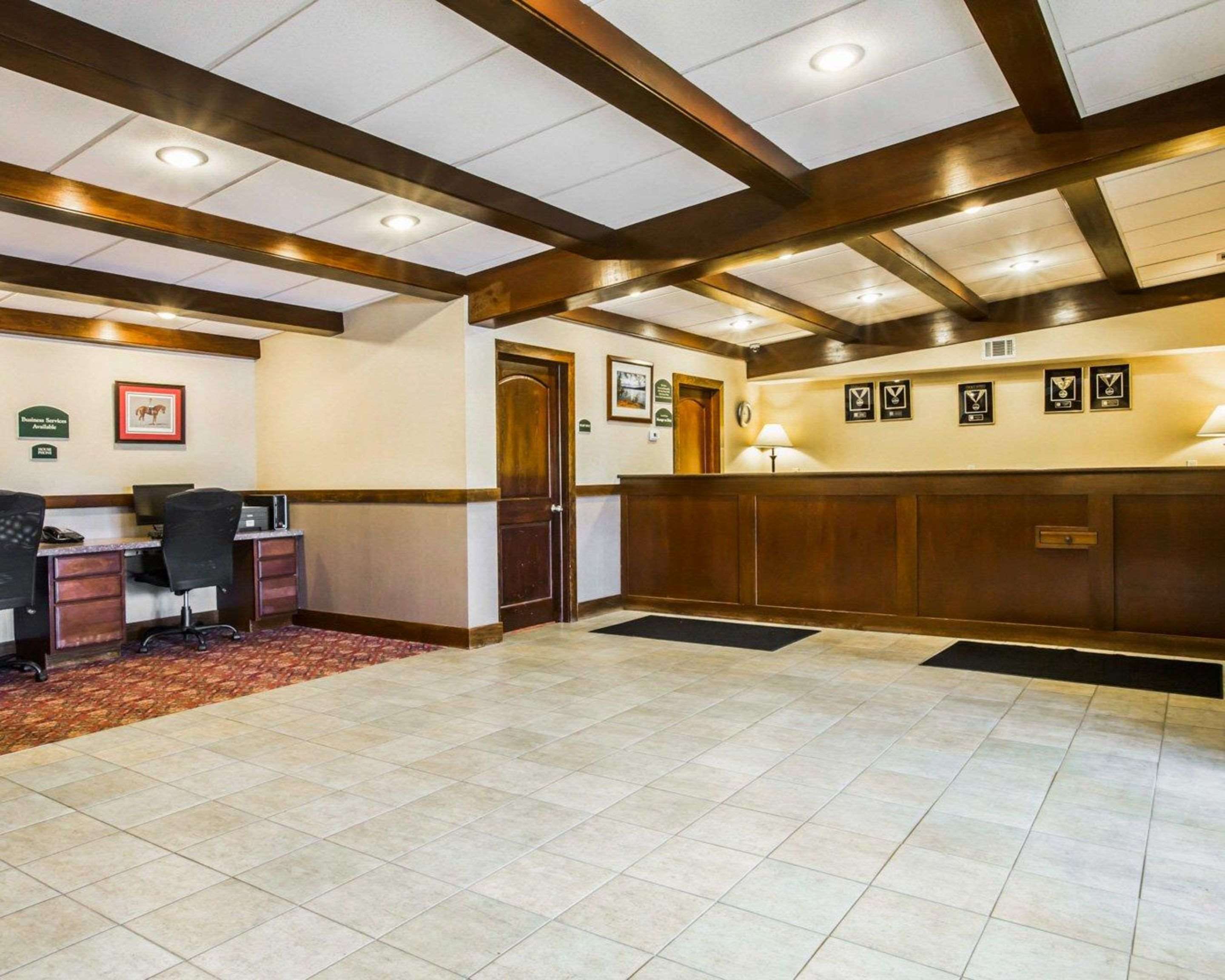 Front desk with friendly staff | Clarion Inn & Suites at the Outlets of Lake George