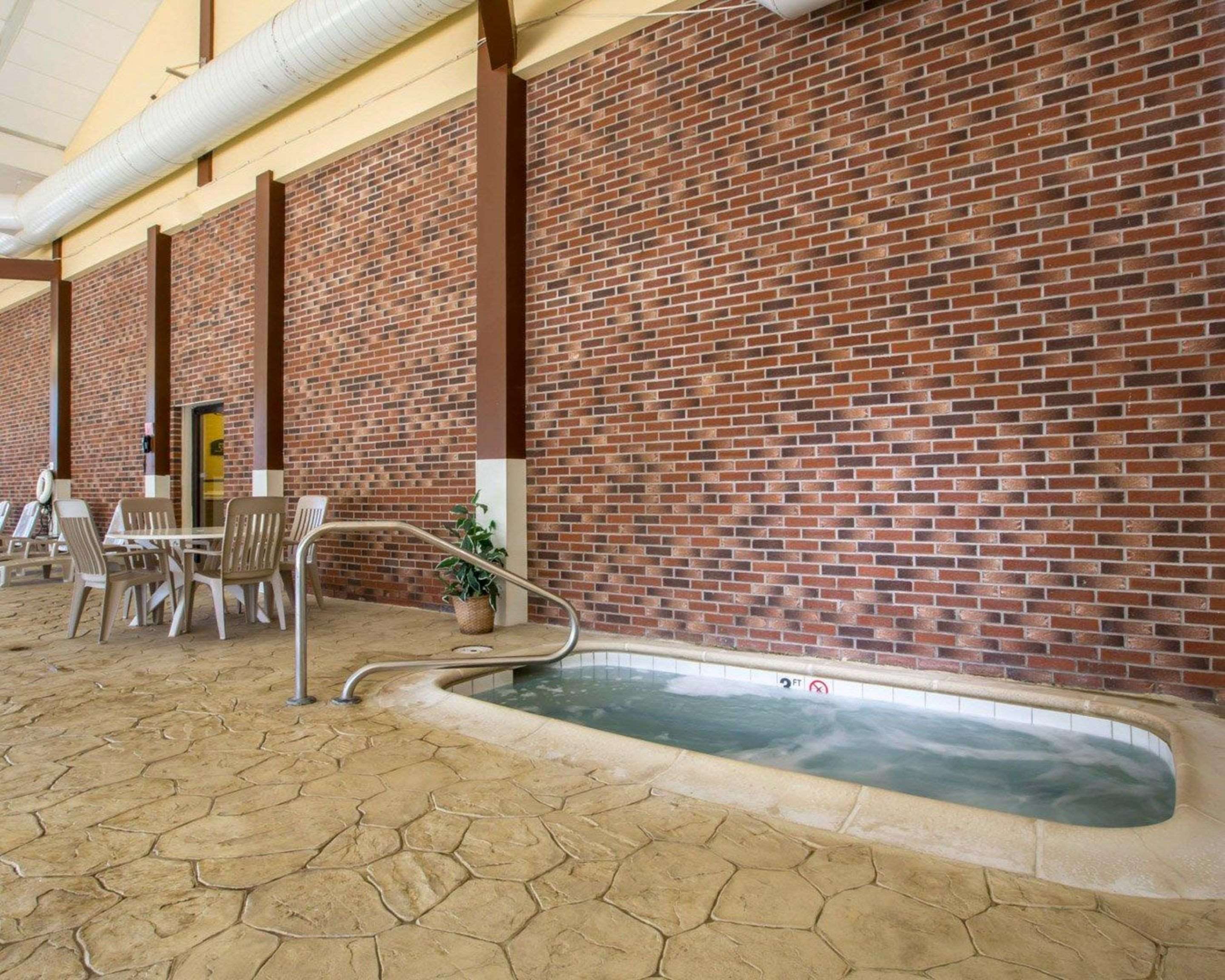 Indoor hot tub | Clarion Inn & Suites at the Outlets of Lake George