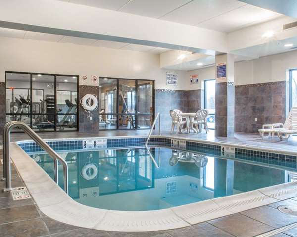 Pool - Comfort Suites Cicero - I-81, Exit 30