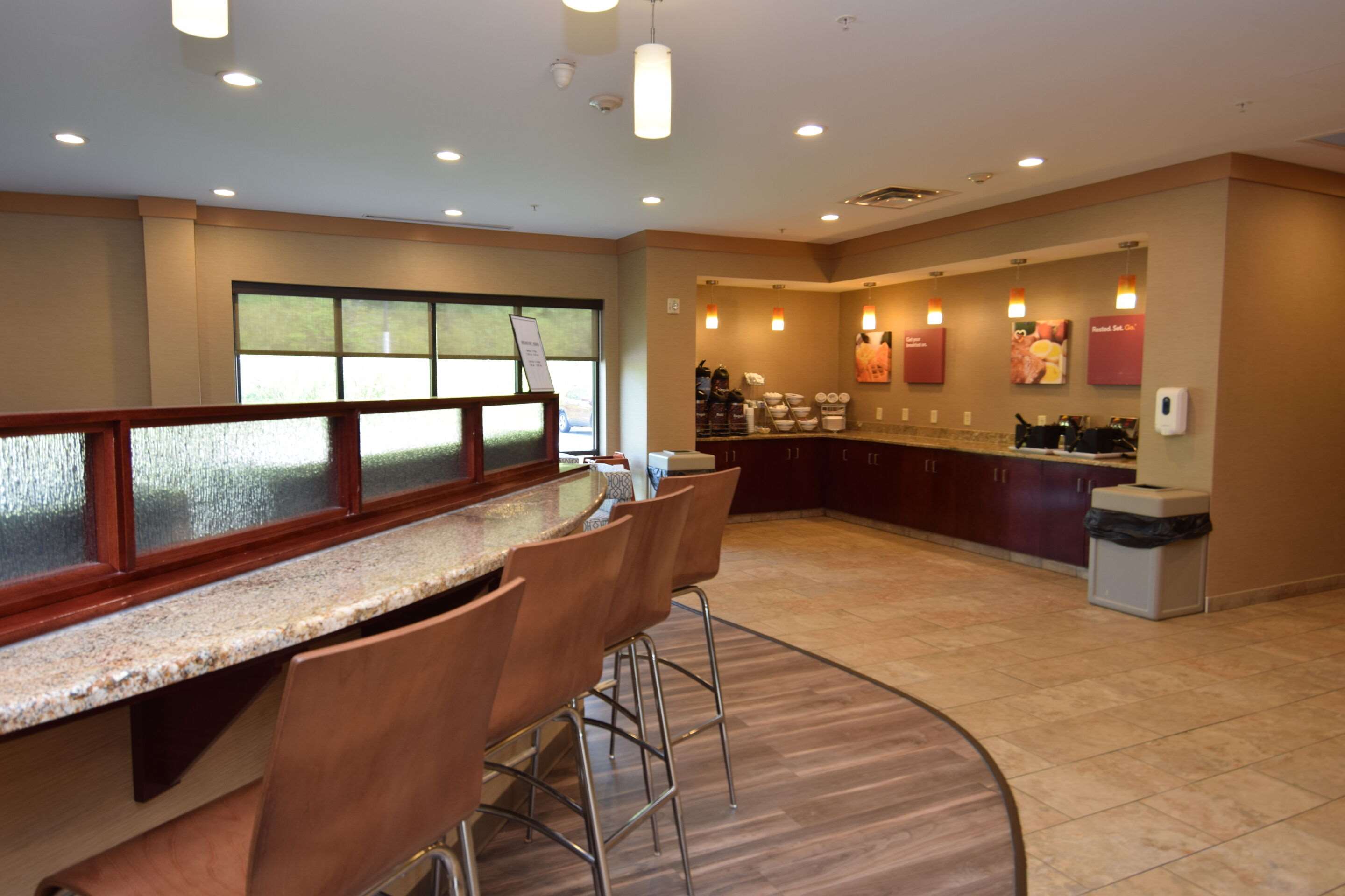 Breakfast bar | Comfort Suites Cicero - Syracuse North