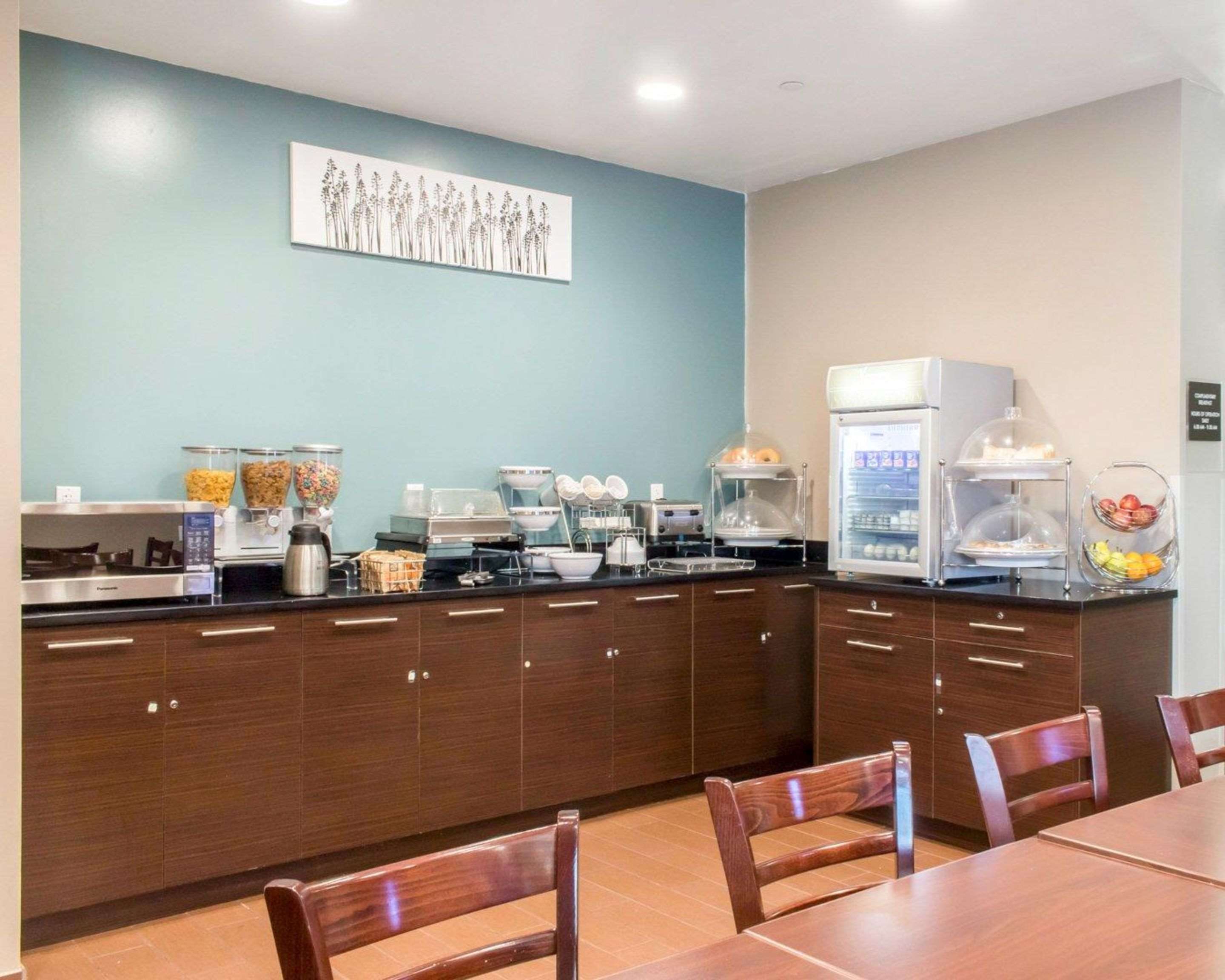 Free hot breakfast | Sleep Inn Coney Island