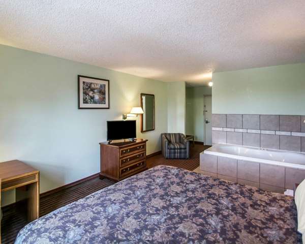  - Rodeway Inn Lakeville