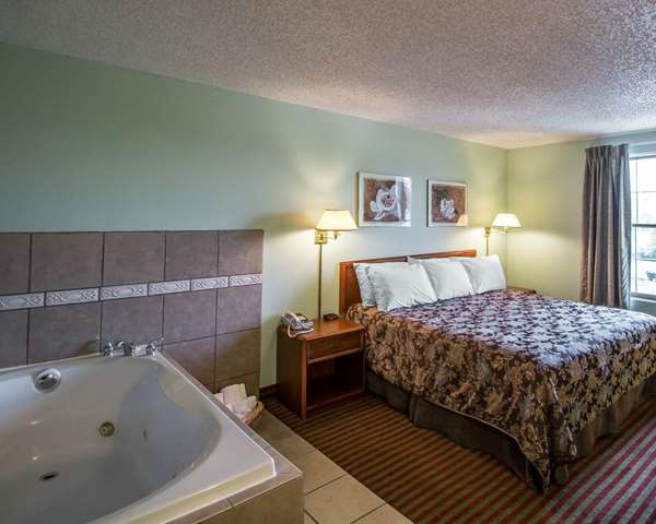  - Rodeway Inn Lakeville