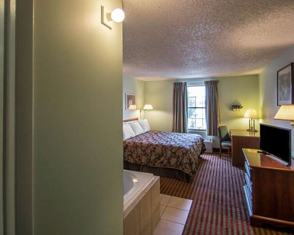  - Rodeway Inn Lakeville