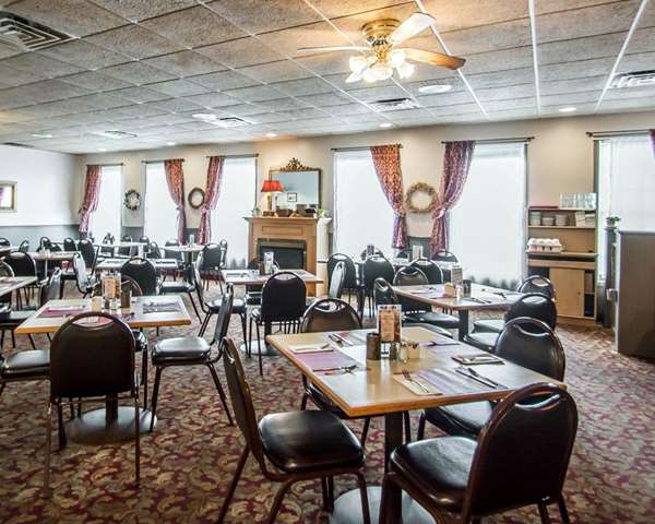 Restaurant - Rodeway Inn Lakeville