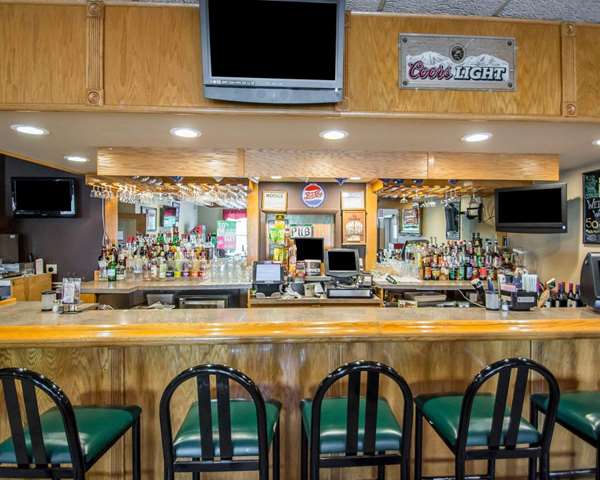 Bar - Rodeway Inn Lakeville