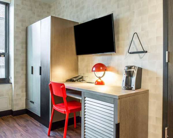  - Paul Hotel New York