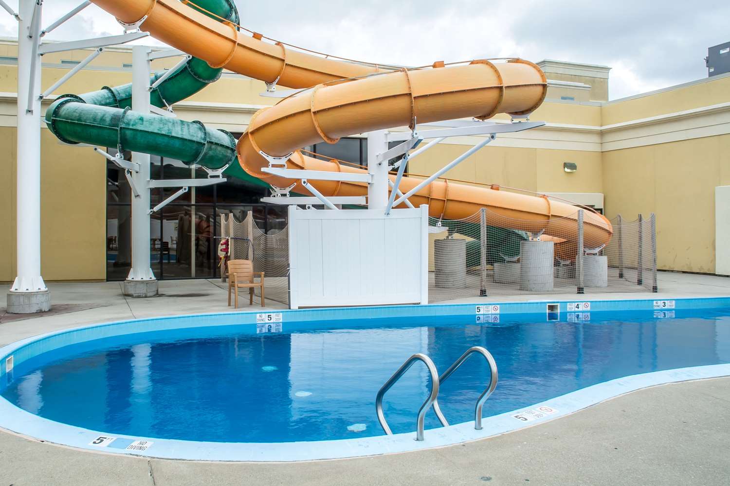 Quality Inn & Suites Palm Island Indoor Waterpark Batavia, NY See