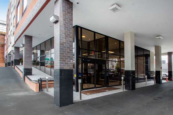 Exterior view - Comfort Inn & Suites Bronx