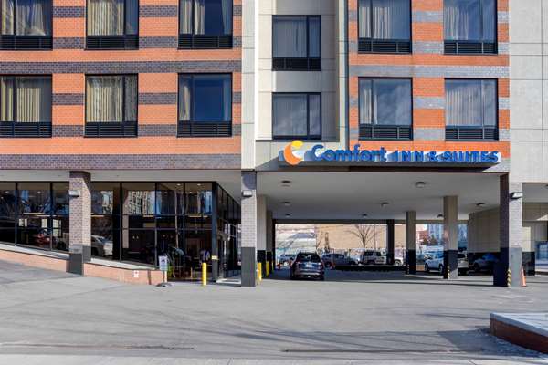 Exterior view - Comfort Inn & Suites Bronx