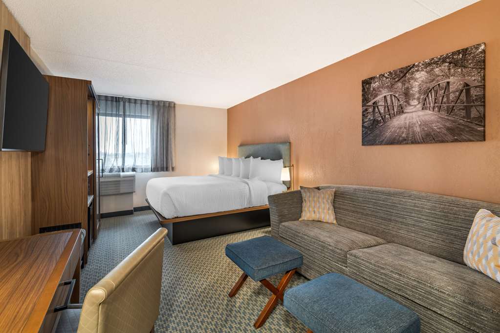 THE CLOCKTOWER HOTEL AT CENTURY HOU-guestroom-Guest Room,On-Site.jpg