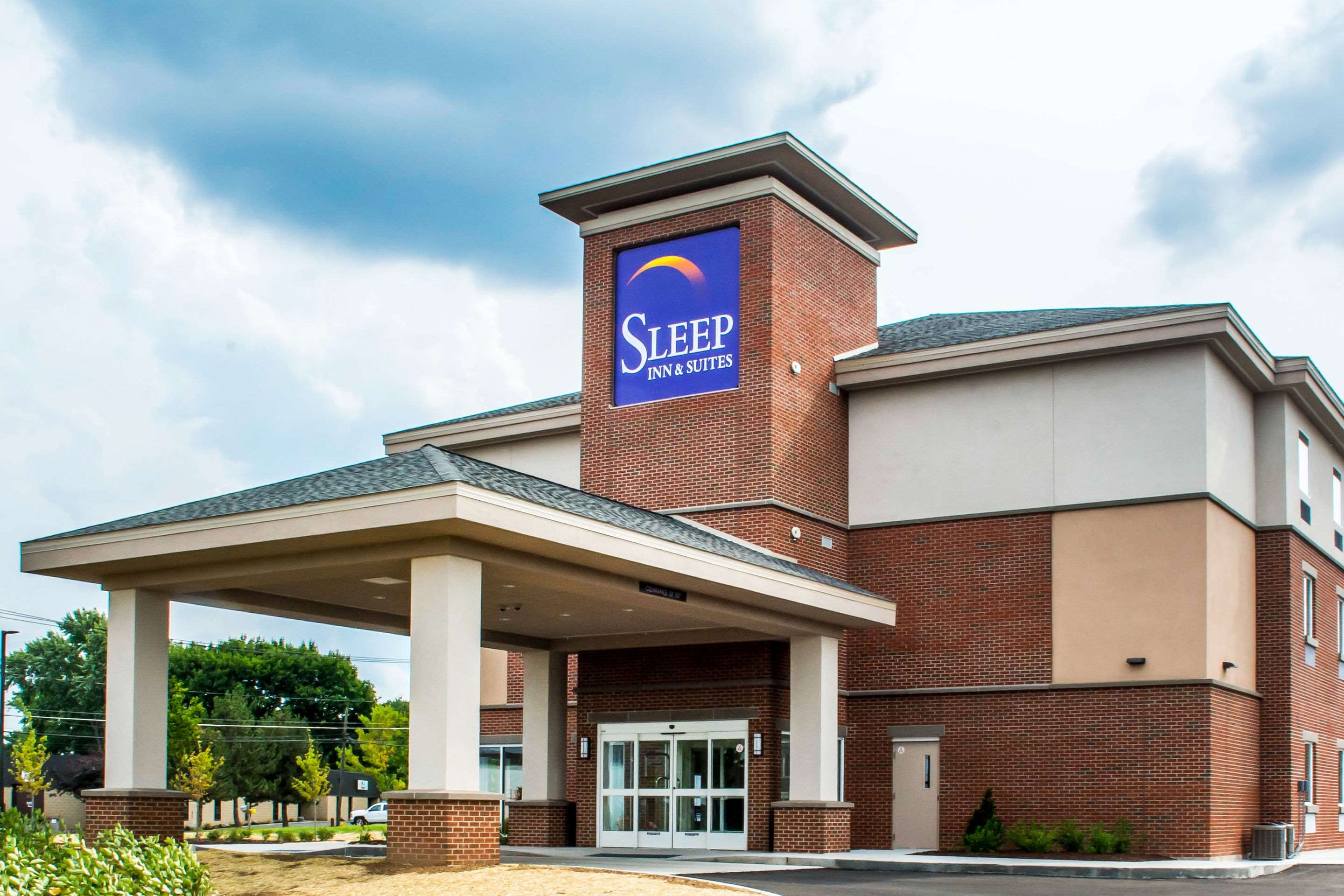 Hotel exterior | Sleep Inn & Suites Airport