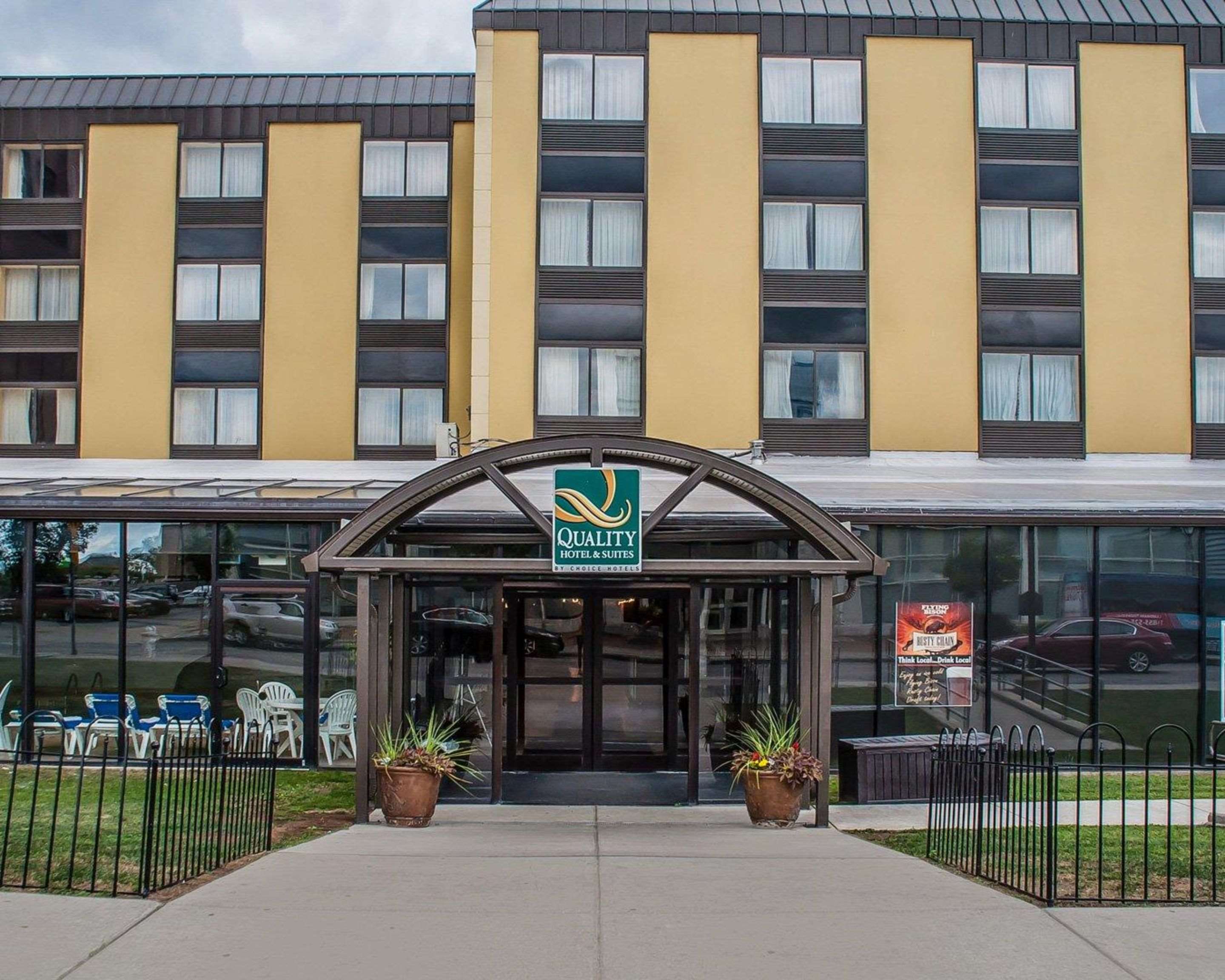 Hotel exterior | Quality Hotel & Suites At The Falls