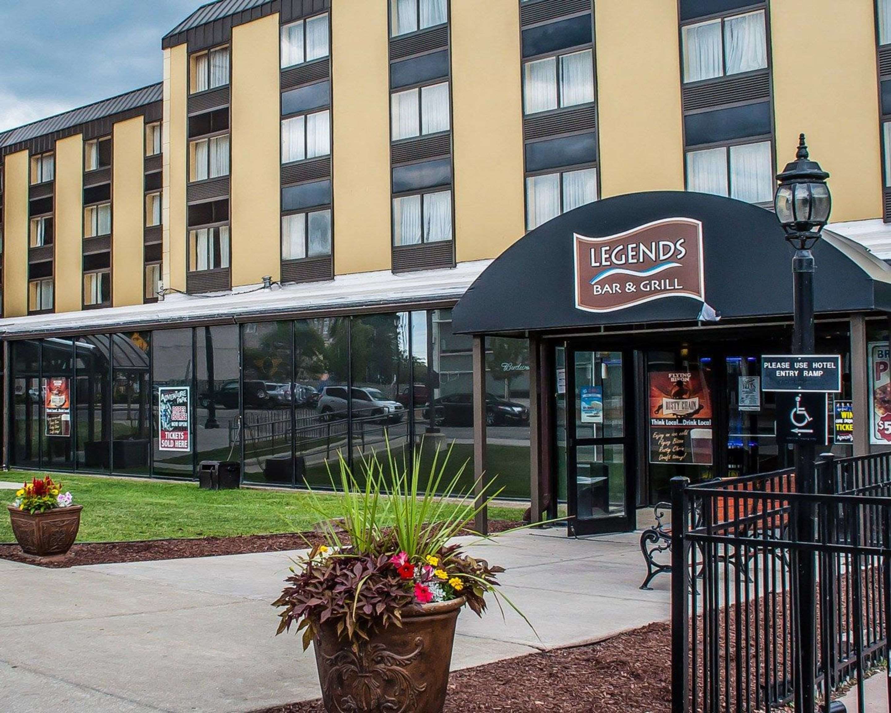 Hotel exterior | Quality Hotel & Suites At The Falls