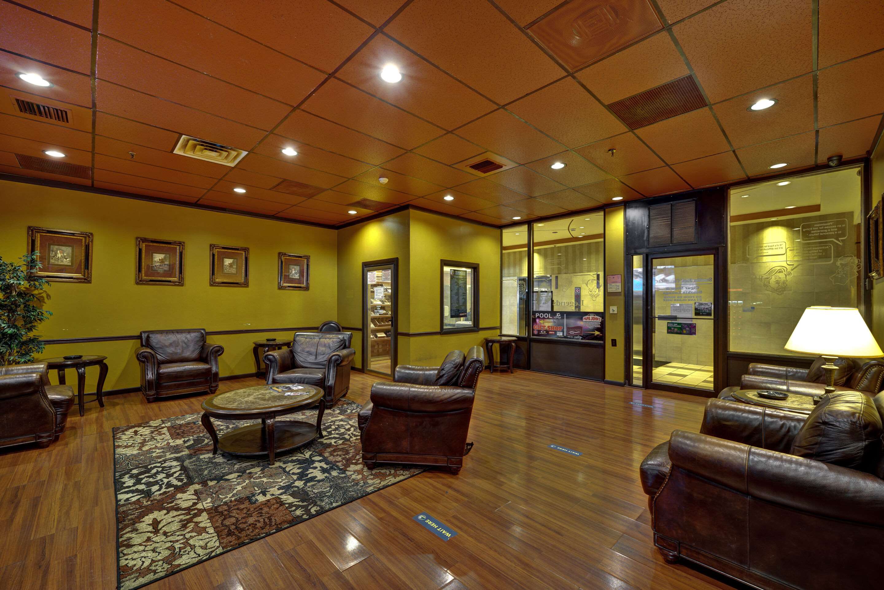 Cocktail lounge | Quality Hotel & Suites At The Falls