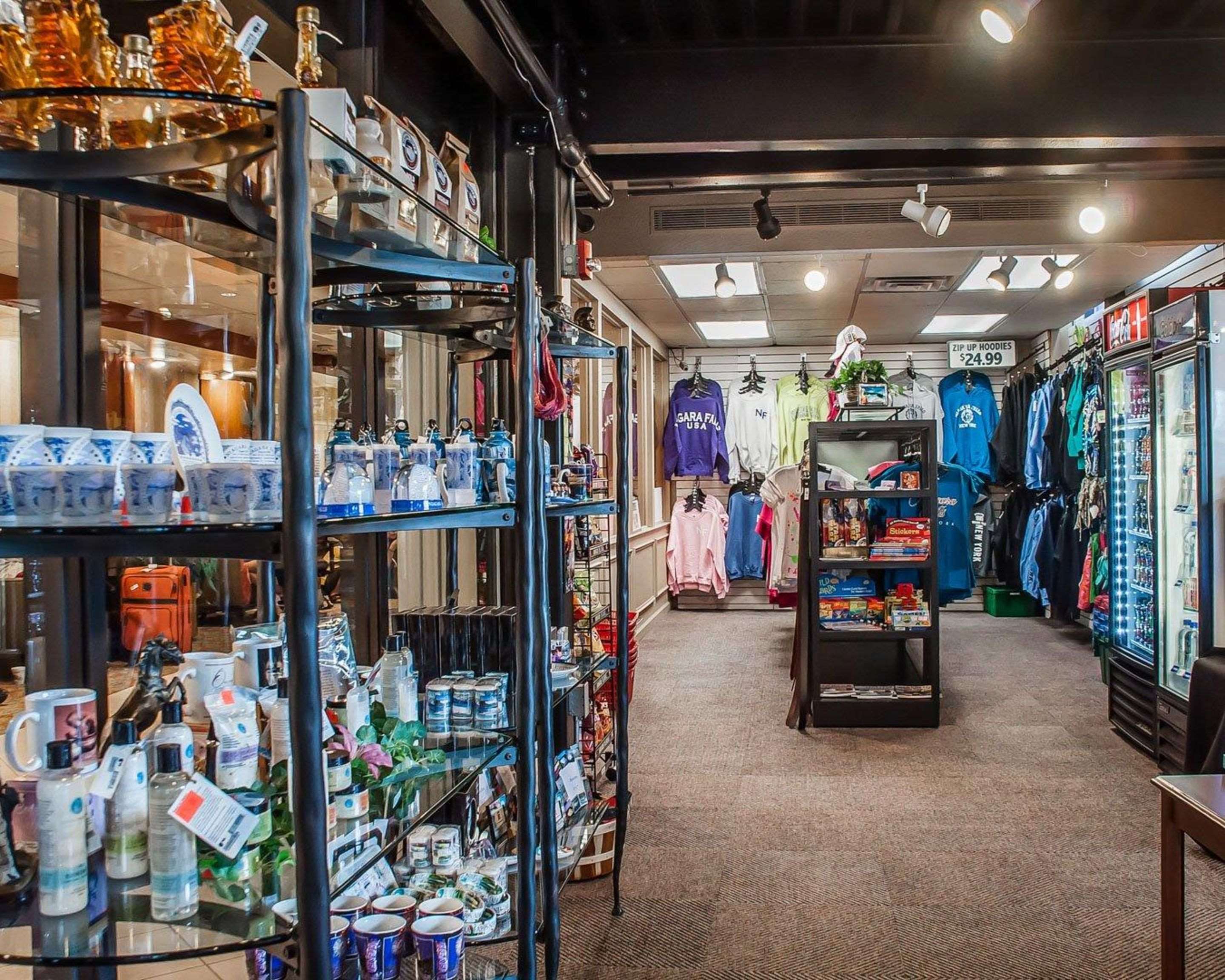 Hotel gift shop | Quality Hotel & Suites At The Falls