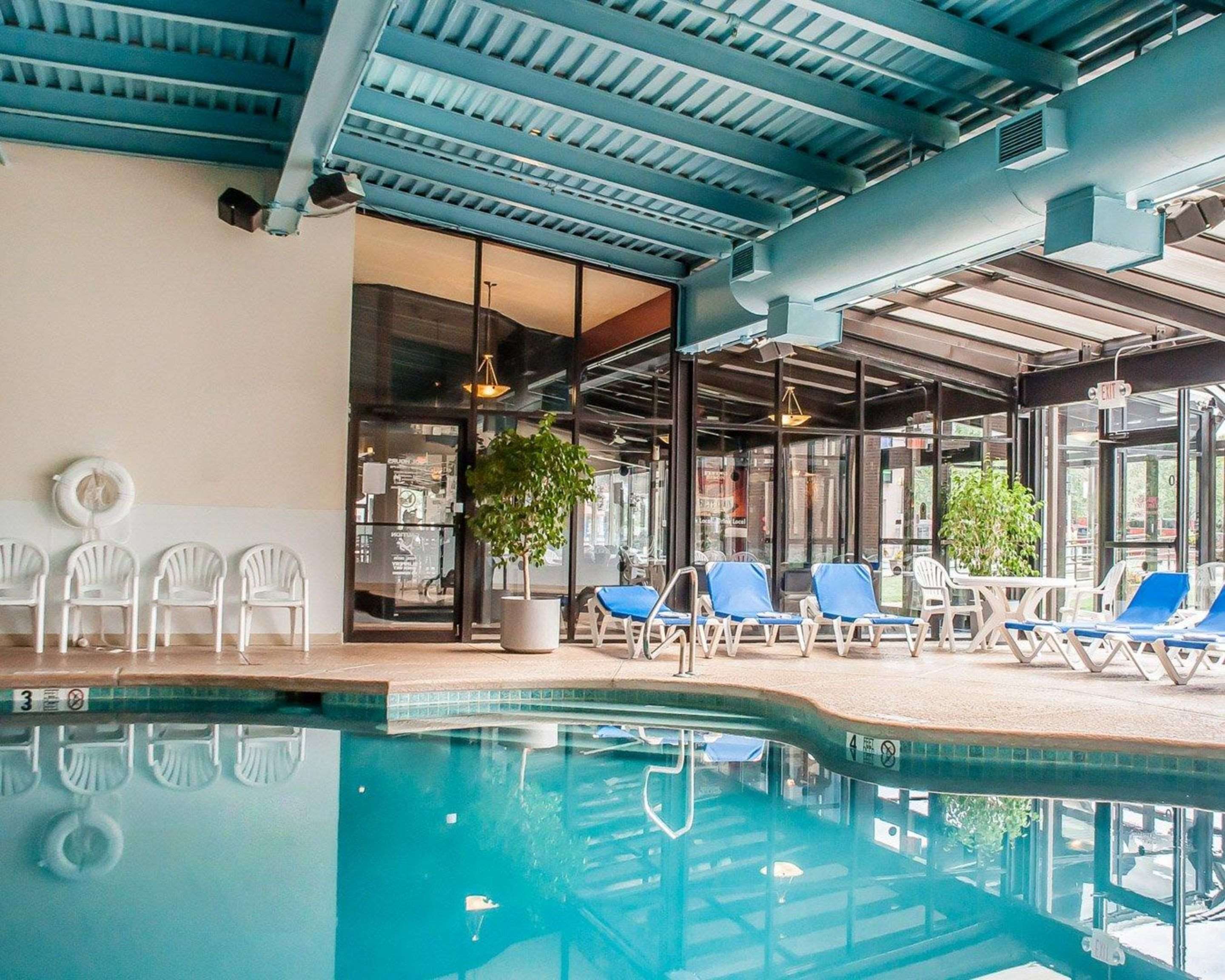 Indoor heated pool | Quality Hotel & Suites At The Falls