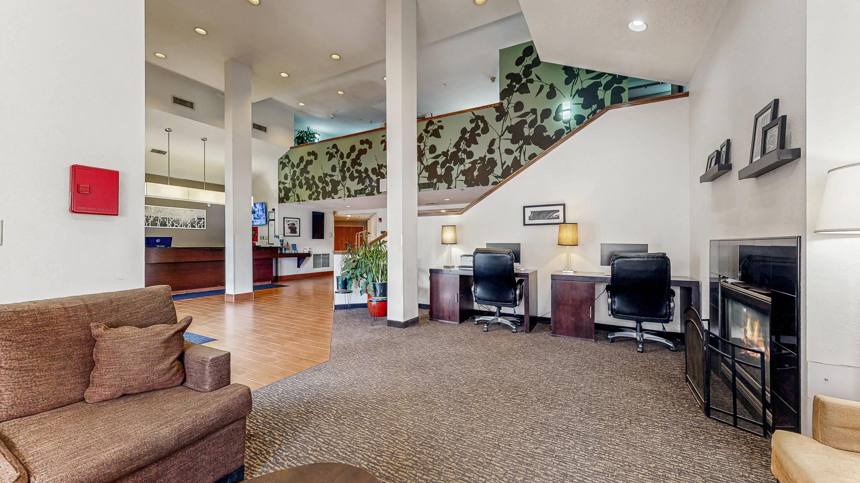 Spacious lobby | Sleep Inn & Suites Buffalo Airport