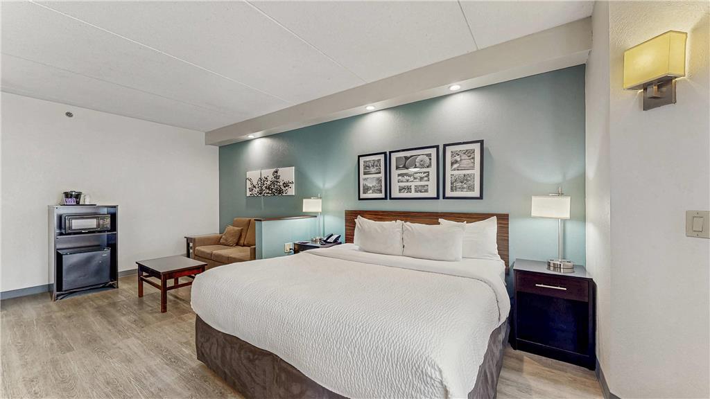 SLEEP INN & SUITES BUFFALO AIRPORT-guestroom-Guest Room,Suite,On-Site.jpg