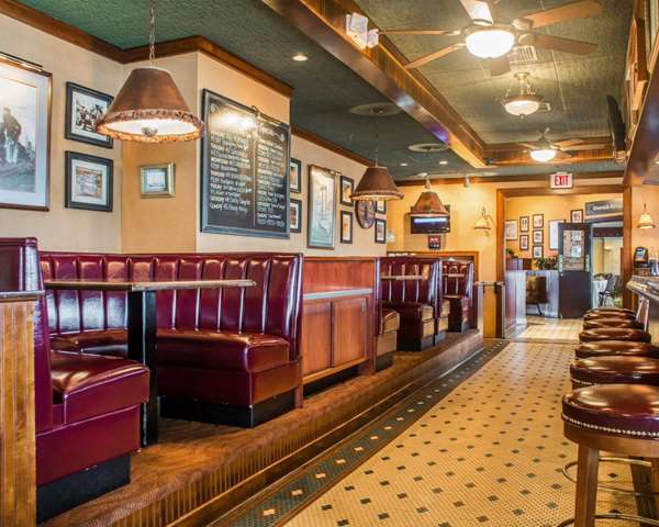 Restaurant - Clarion Hotel & Suites Riverfront Oswego