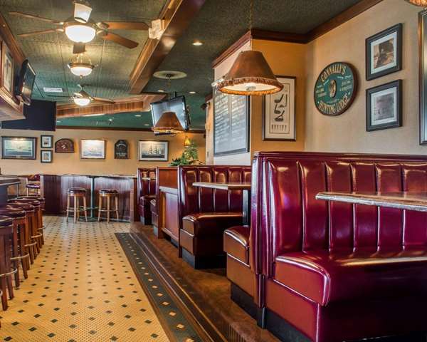 Restaurant - Clarion Hotel & Suites Riverfront Oswego