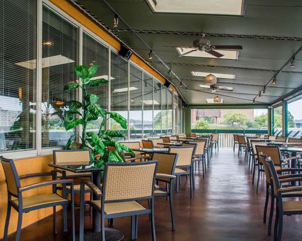  - Clarion Hotel & Suites Riverfront Oswego