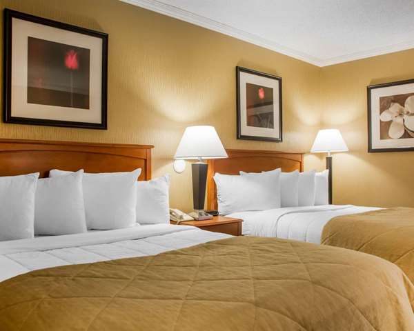  - Clarion Hotel & Suites Riverfront Oswego