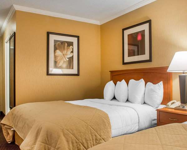  - Clarion Hotel & Suites Riverfront Oswego